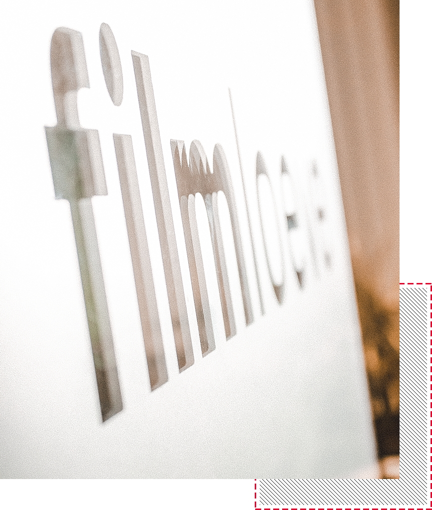 filmloeve - Logo auf Bürotür